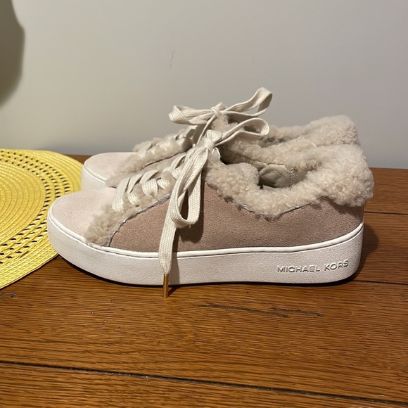 Michael Kors Sneakers, Size 6 - Picture 4 of 10